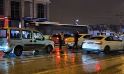 Van’da yağış zincirleme kazaya yol açtı!