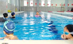 İpekyolu’nda ücretsiz yüzme kursları başladı