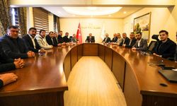 Minibüs ve taksi esnafı taleplerini Van Valisi Balcı'ya iletti