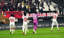 Sakaryaspor’dan Vanspor taraftarlarına anlamlı jest