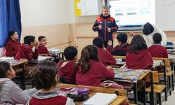 Van AFAD’tan Vangölü Ortaokulu’nda Deprem Haftası etkinliği