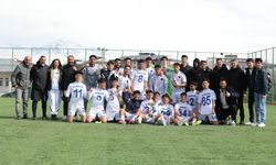 Van Büyükşehir Belediyespor U-18 futbol takımı namağlup şampiyon oldu