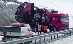 Van-Erciş yolunda TIR kazası: 1 kişi hastaneye kaldırıldı