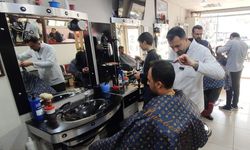 Van’da berber ve kuaförlerde bayram yoğunluğu