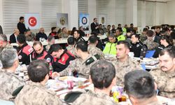 Van'da emniyet personeli iftar sofrasında bir araya geldi