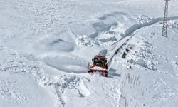Van’da karla mücadele sürüyor: 36 yerleşim yerinin yolu kapalı