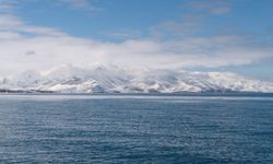 Yoğun kar yağışı ve yağmur Van Gölü'ne can suyu oldu