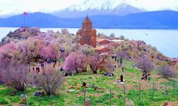 Akdamar’da doğa ve fotoğraf buluşması