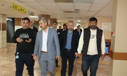 HÜDA PAR heyeti yaralı öğrenci ve öğretmenleri ziyaret etti