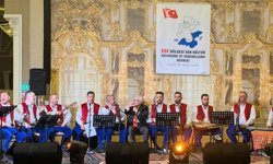 İzmir'de Van Gecesi düzenlendi