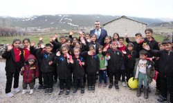 Milli Eğitim Bakanı Tekin Muradiye’de öğrencilerle buluştu