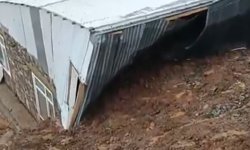 Van Bahçesaray'da çok sayıda ev boşaltıldı