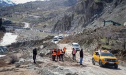 Van-Hakkâri karayolunda risk devam ediyor