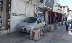 Van’da kaldırım işgali boyut kazandı! Görüntüler pes dedirtti…