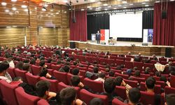 Van’da yapay zeka söyleşisine yoğun ilgi