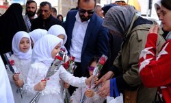 Vanlılar Mevlid-i Nebi’ye güllerle davet edildi