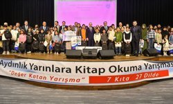 Bakan Yardımcısı Turan, Van’da kitap okuma ödül törenine katıldı