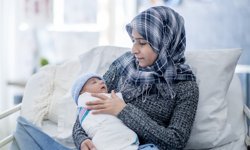 Çalışan annelere müjde: Doğum izni 24 haftaya çıktı