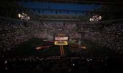 Galatasaray 26. şampiyonluk kupasını kaldırdı