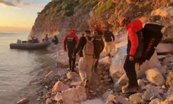 Van’da mahsur kalan vatandaşlar Deniz Polisi tarafından kurtarıldı