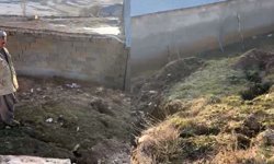 Van Çatak’ta toprak kayması Vatandaşlar yardım bekliyor