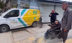 Van’da PTT aracının yanlış parkı engelli vatandaşları mağdur etti
