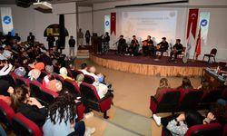 Van’da sağlık çalışanları bu kez sahne aldı