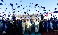 Van YYÜ'de 6 bin öğrenci diplomasını aldı