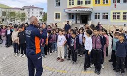 AFAD’dan öğrencilere afet bilinçlendirme eğitimi ve tahliye tatbikatı