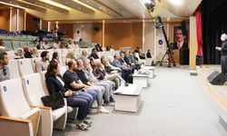Fazlıoğlu, Van’da çağdaş insanın anlam arayışını anlattı