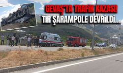 Gevaş’ta trafik kazası! Tır şarampole devrildi…