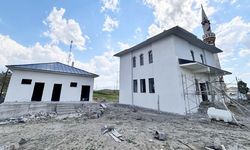 Van’da yangında kullanılamaz hale gelen cami yeniden yükseliyor