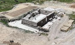 Van’da yüzyıllık cami yeniden ibadete hazırlanıyor
