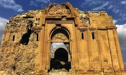Van’da 800 yıllık Bartholomeus Kilisesi ayağa kaldırılmayı bekliyor