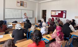 AFAD'dan aile destek merkezi personeli ve kursiyerlerine afet eğitimi