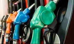 Araç sahipleri aman dikkat: Benzine bu gece büyük bir zam geliyor!