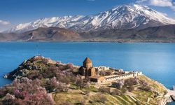 Güngör: Van turizmde bir sezonu daha kaybetti