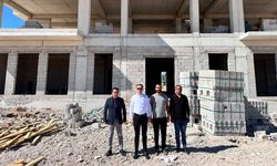 Kaymakam Bakan, Gençlik Merkezi inşaatında incelemelerde bulundu
