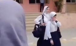 Azerbaycan'da başörtülü öğrenciler okula alınmadı