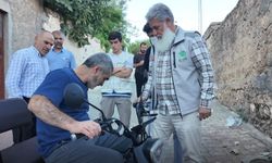 Umut Kervanından engelli vatandaşa akülü motosiklet desteği!