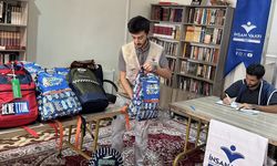 İnsan Vakfı, Van’ın 8 ilçesinde öğrencilere kırtasiye desteğinde bulundu