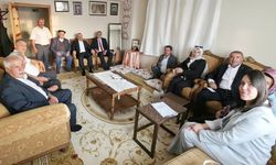 Kayatürk, Erciş’te muhtar, esnaf ve vatandaşlarla görüştü