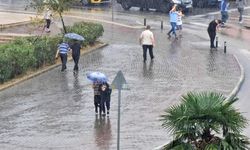 Meteoroloji 14 ili uyardı: Kuvvetli sağanak geliyor