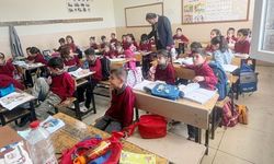 Müdür Yeşilova’dan okullara ziyaret