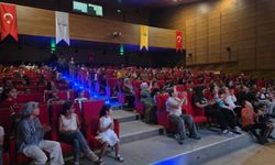 Van’da ‘kayıp renkler ülkesi’ oyunu sahneledi