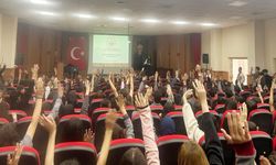 Van’da öğrencilere bilinçli medya kullanımı semineri