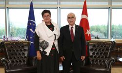 AYM Başkanı Özkaya, AKPM Başkanı Bayr ile buluştu