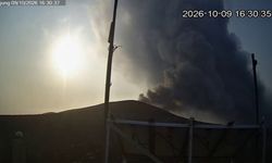 Endonezya’da Anak Krakatau yanardağı hareketlendi