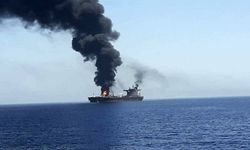 Hürmüz Boğazı’nda mayın paniği: Petrol tankerinde yangın çıktı