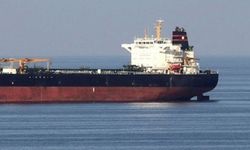 Hürmüz Boğazı’ndan Geçen Petrol Tankerinde Patlama
